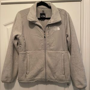 The North Face Denali Women’s Fleece Jacket in Light Gray Size Medium